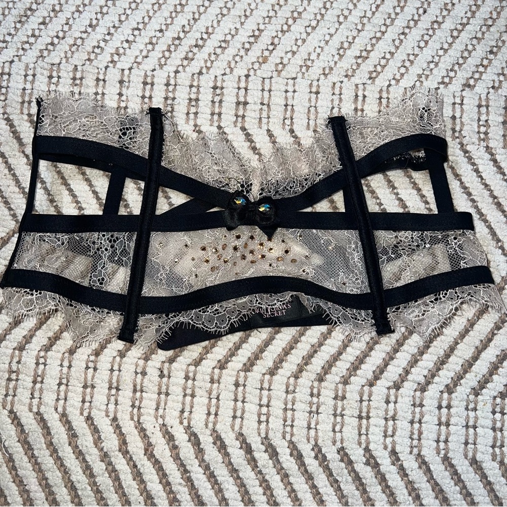 Victoria's Secret Black and Cream Lace Lingerie Top XS/S Extra Small Small